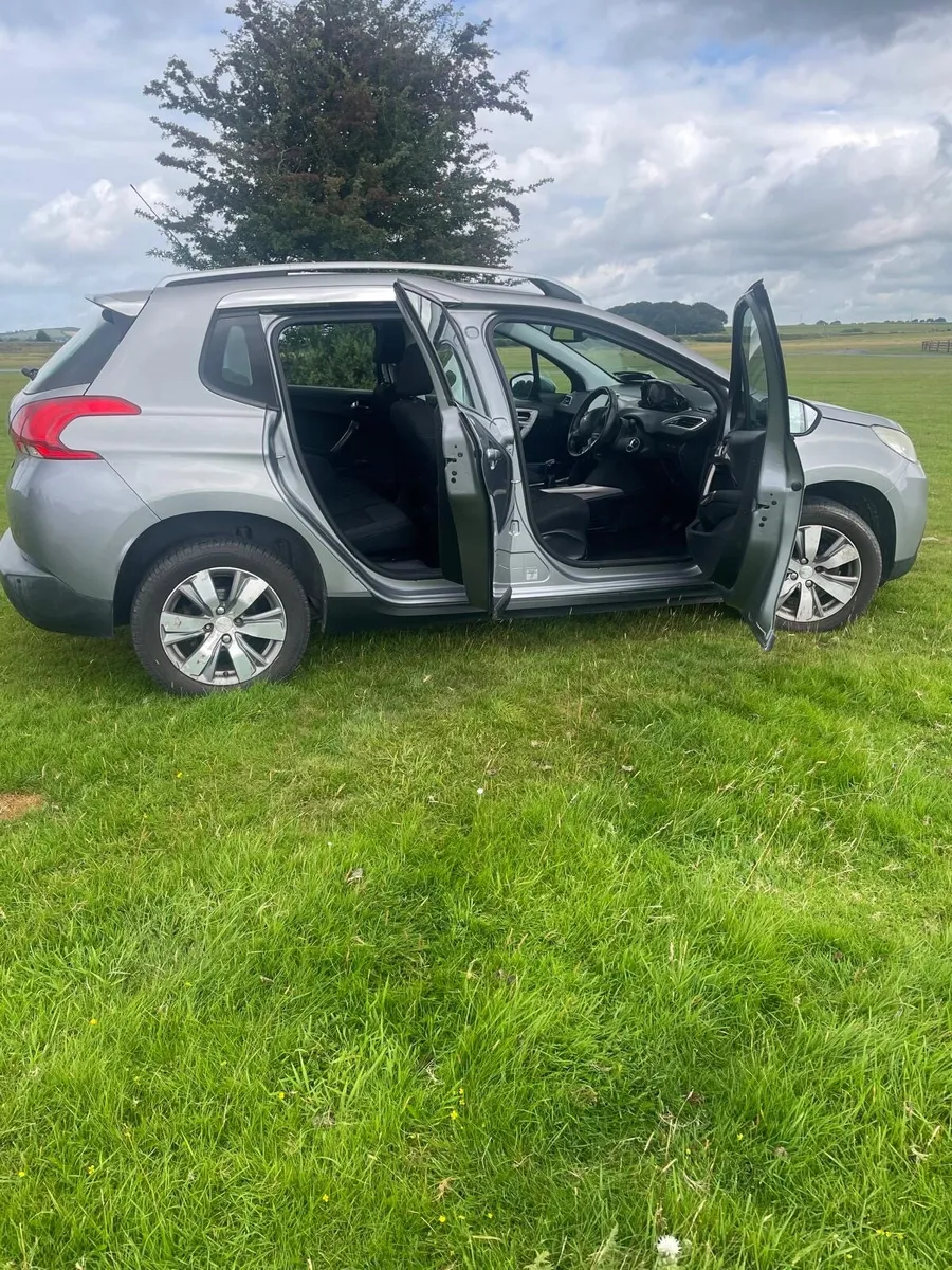 Car - Image 4