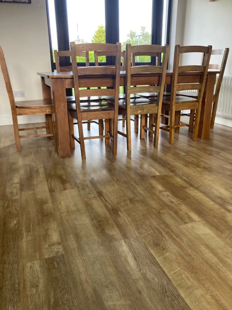 Table and chairs - Image 2