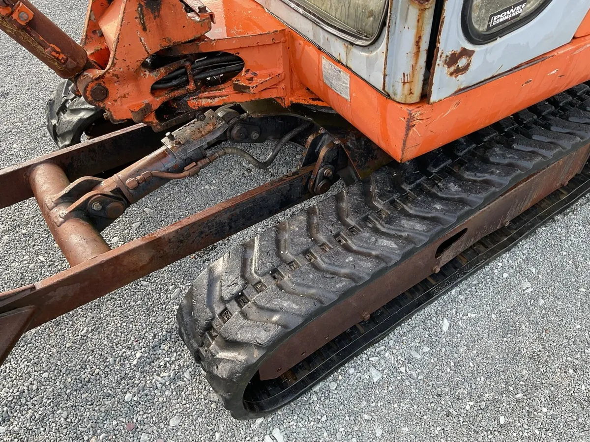 EX30 2.7 tonne Hitachi Digger - Image 4