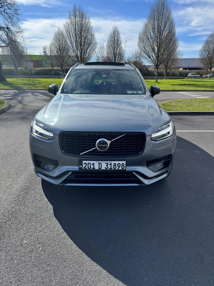 2020 Volvo XC90 R-Design Model T8 AWD - Image 2