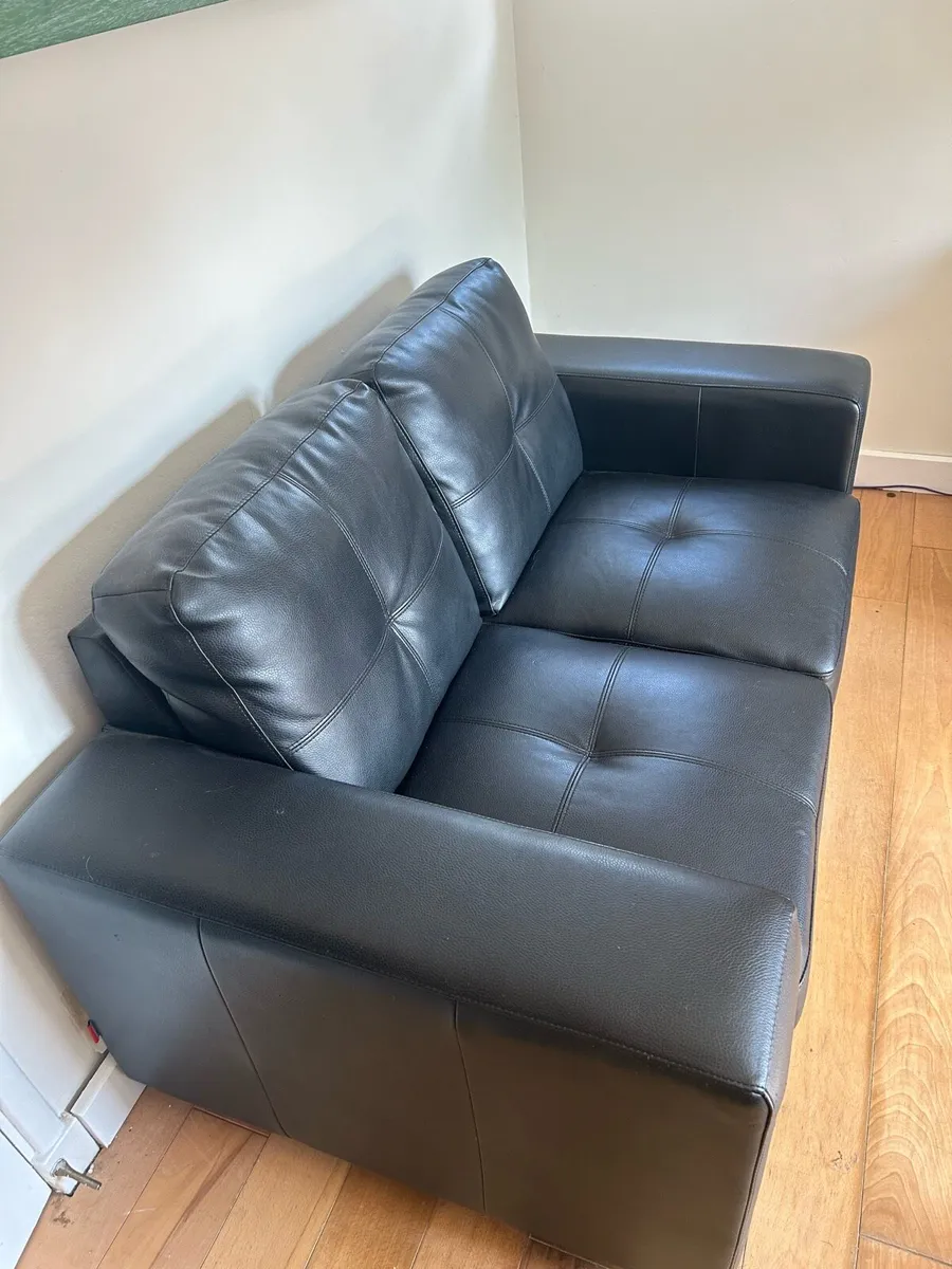 2 seater leather sofa - Image 1