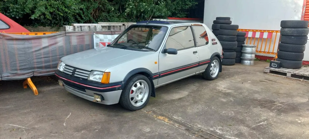 Peugeot 205 - Image 1