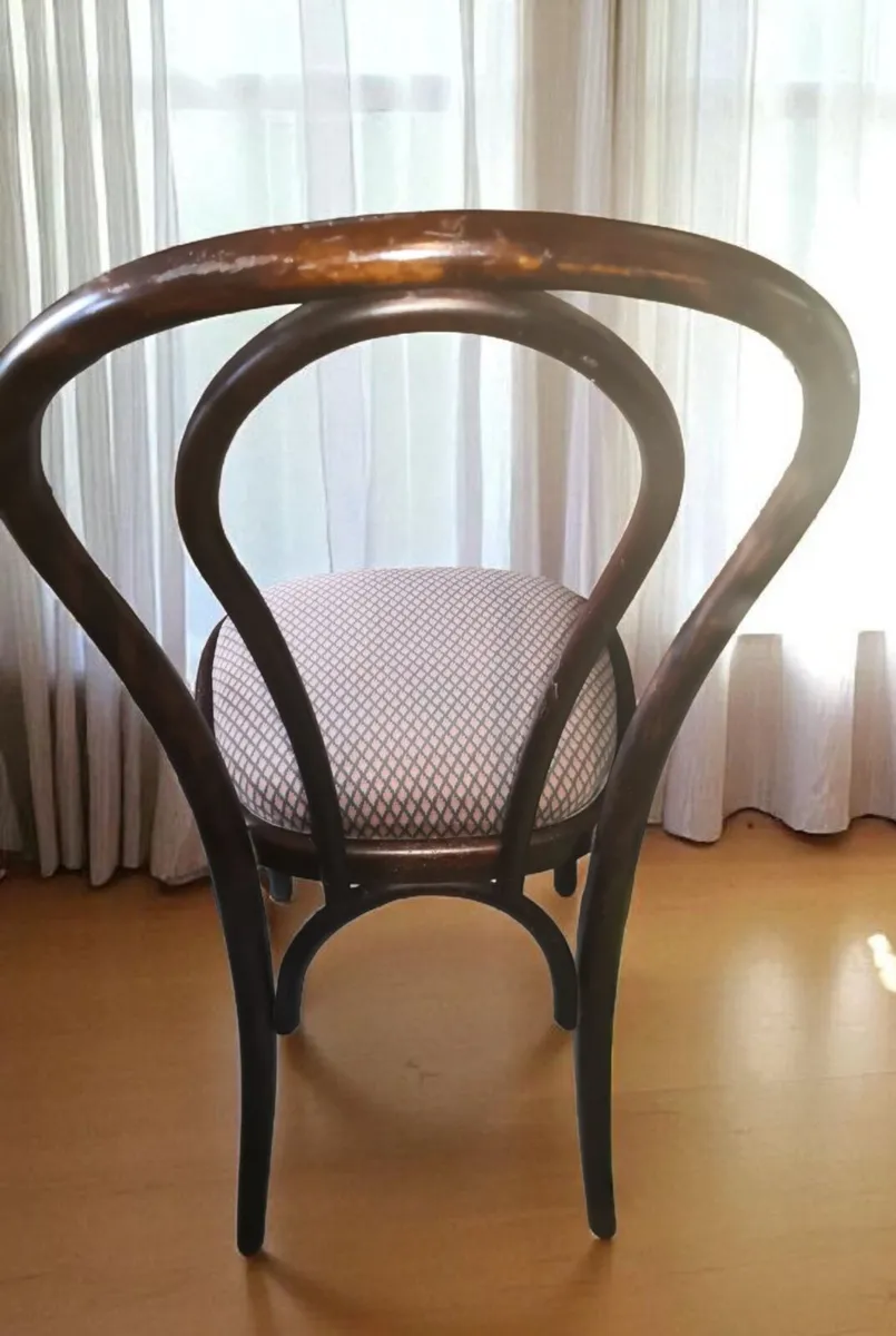 4 sturdy bentwood chairs - Image 2