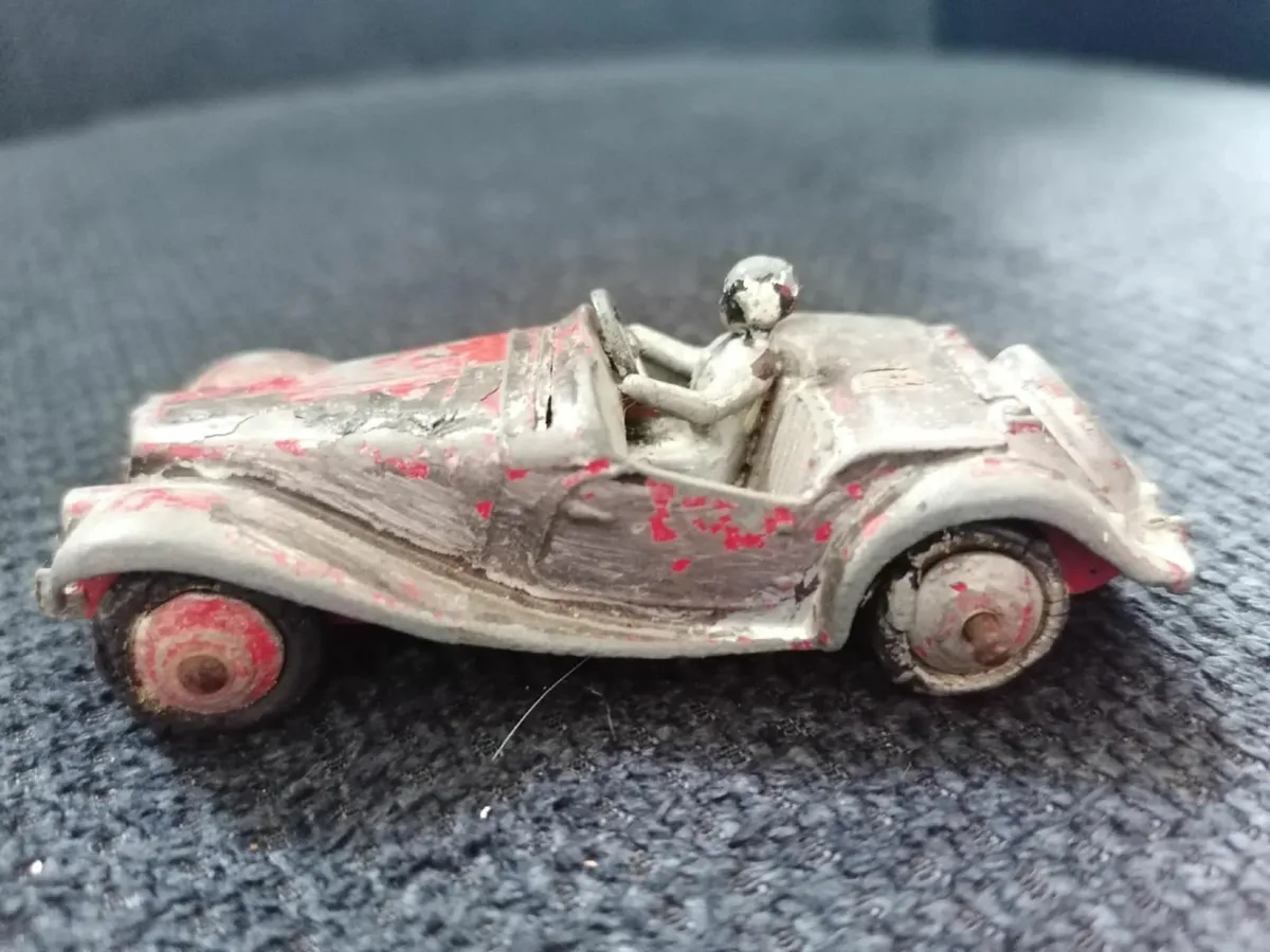 Dinky MG Midget 108 Collectable Car - Image 3