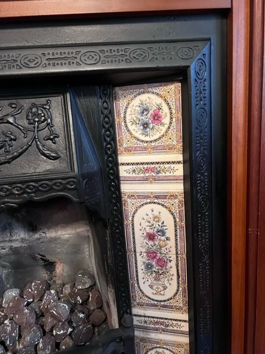 cast iron fireplace with timber surround - Image 3