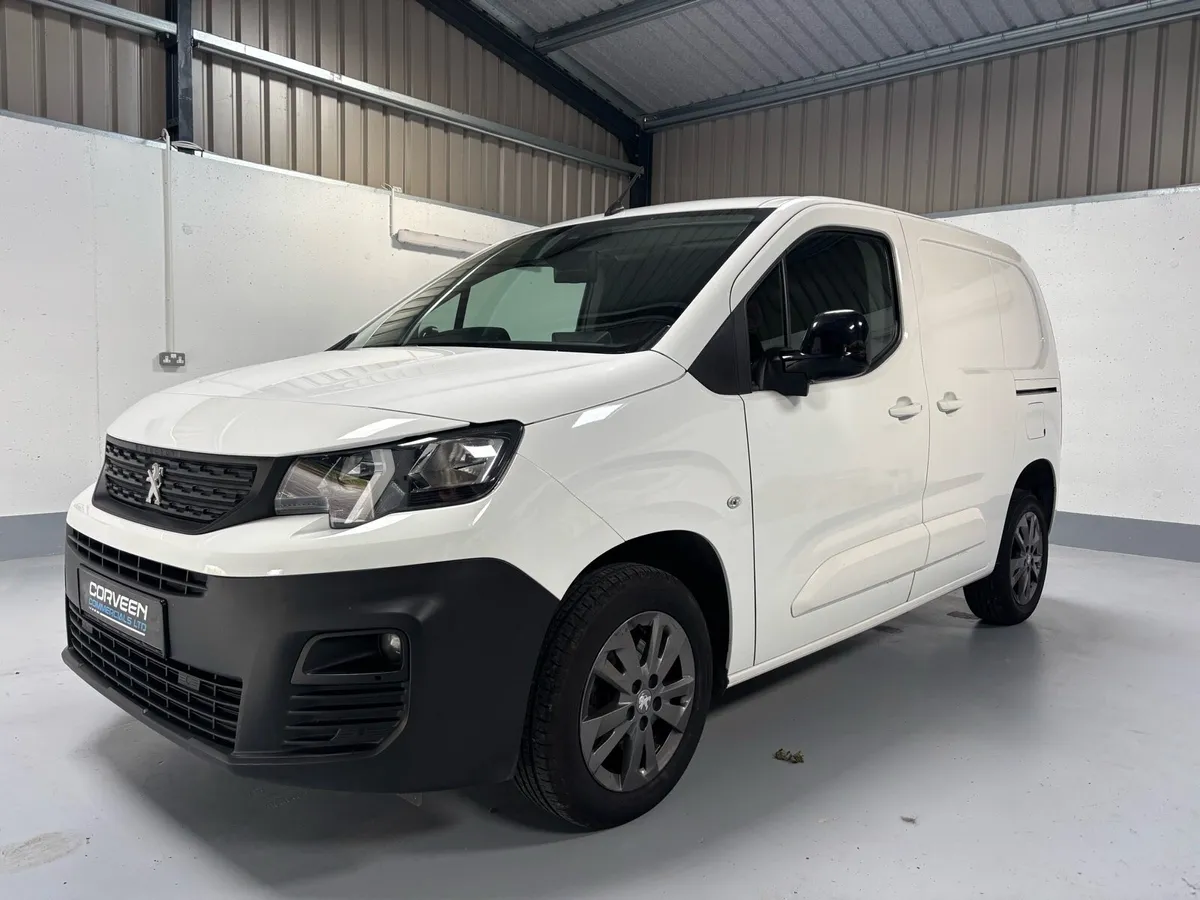 2022 Peugeot Partner Ashpalt 100bhp 6speed - Image 2