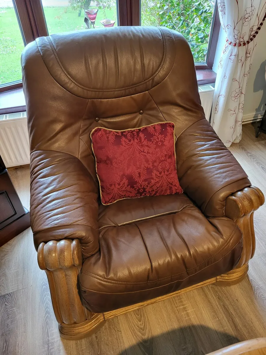 Leather couch - Image 3