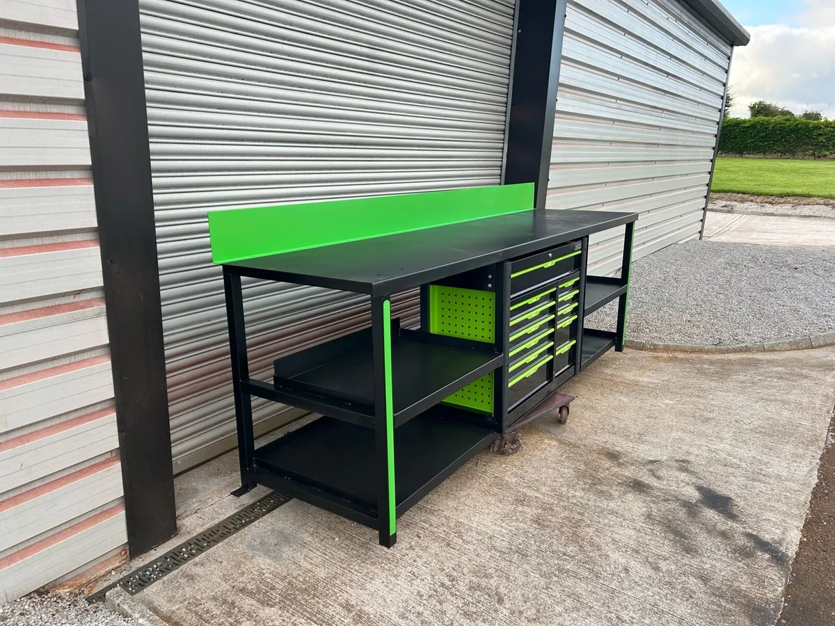 Heavy duty steel work bench - Image 1
