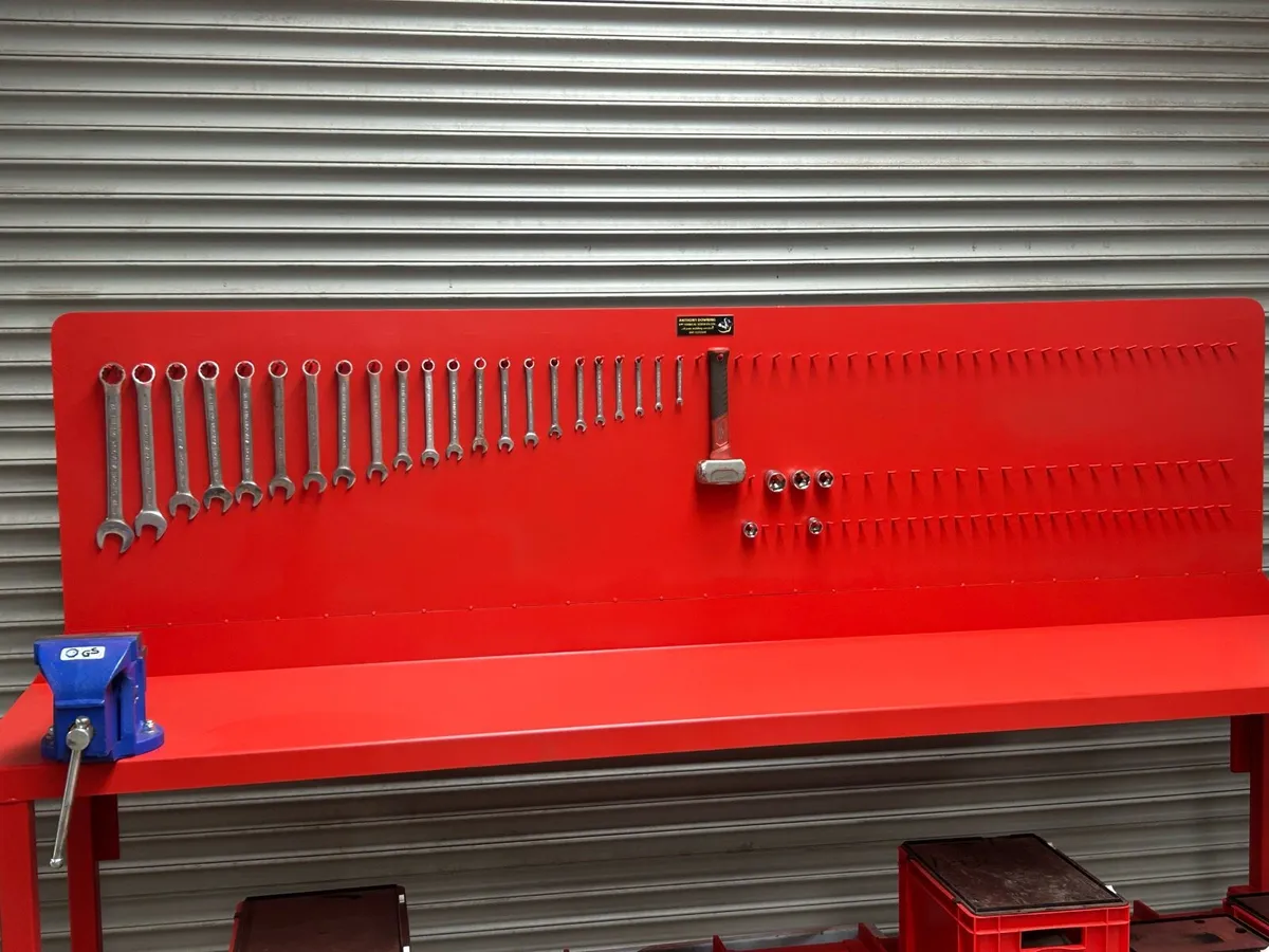 Solid steel bench - Image 3
