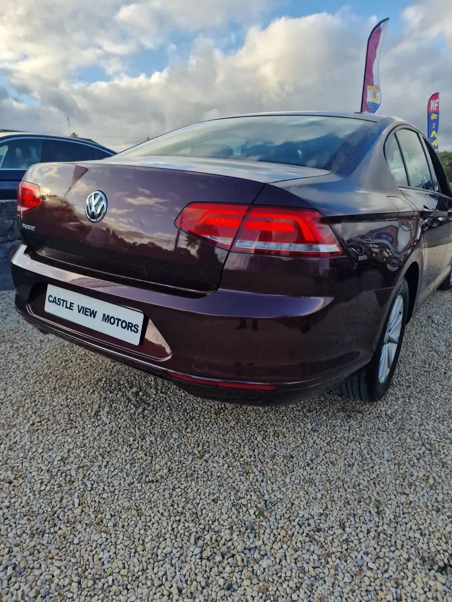 Volkswagen Passat Trendline - Image 4