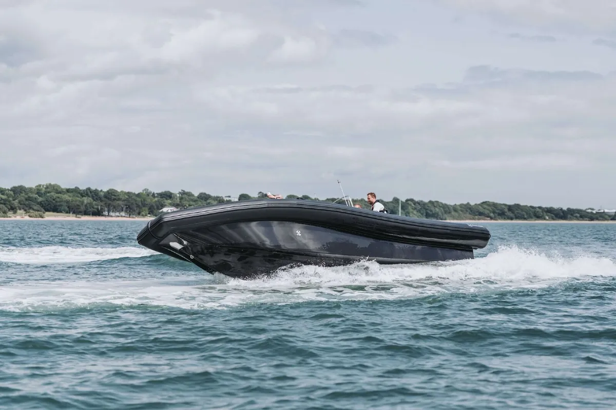 Narwhal Orca 10 with twin 300hp Suzuki's - Image 2