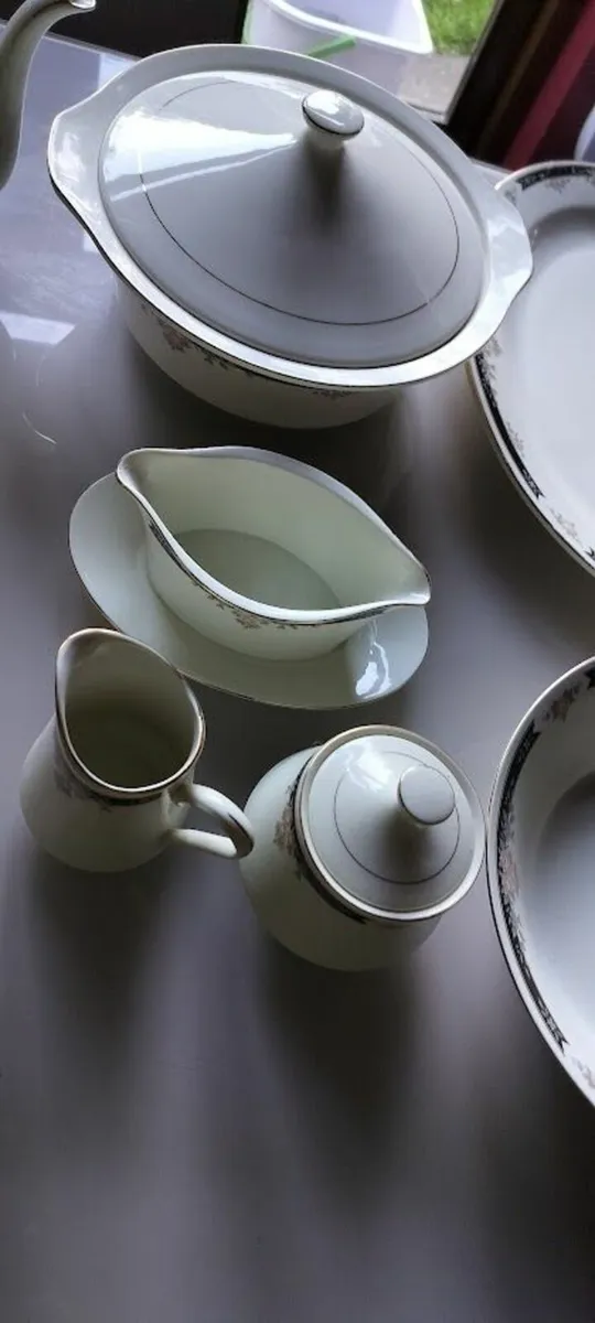 set of china - Image 4