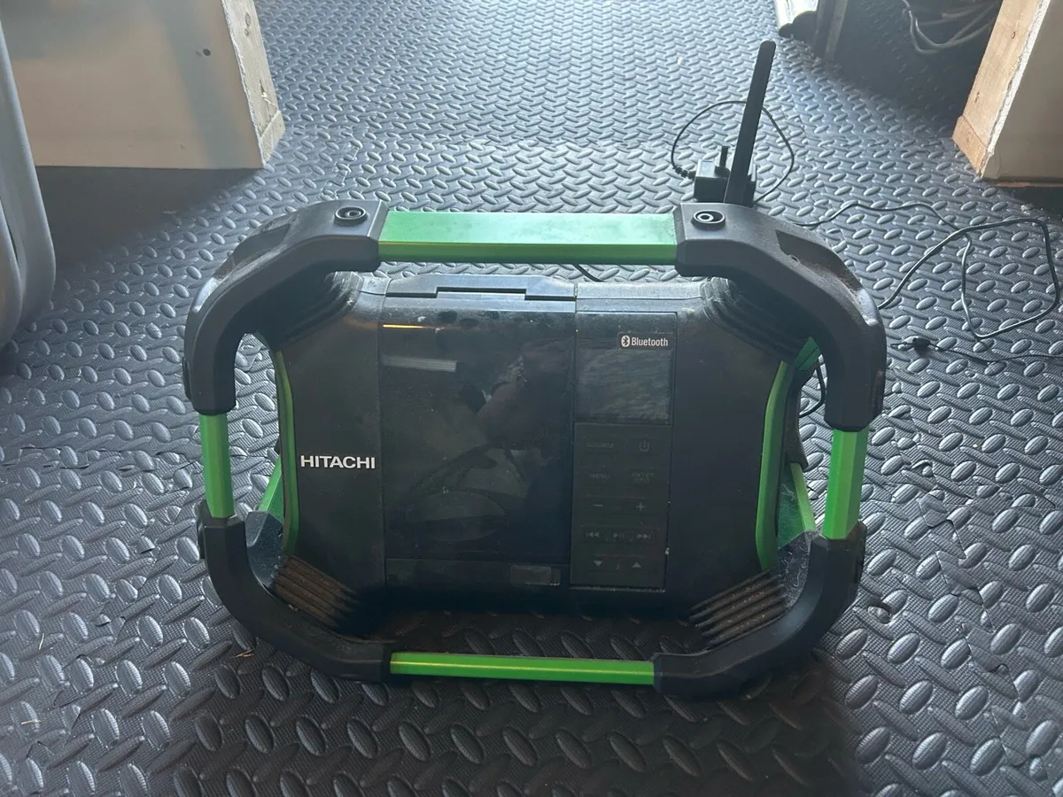 Radio / Bluetooth Speaker - Image 1