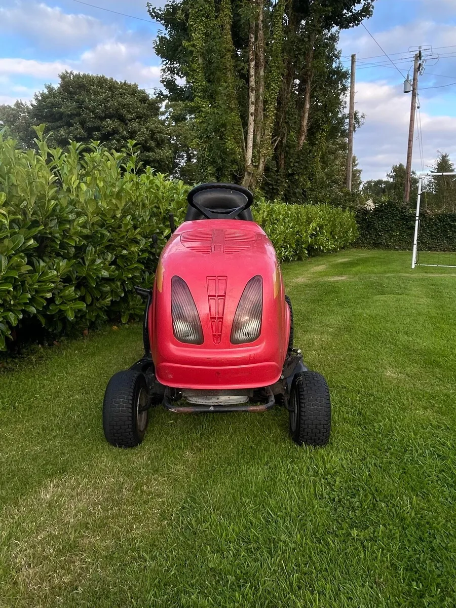 Castle Garden Ride on Lawnmower - Image 2