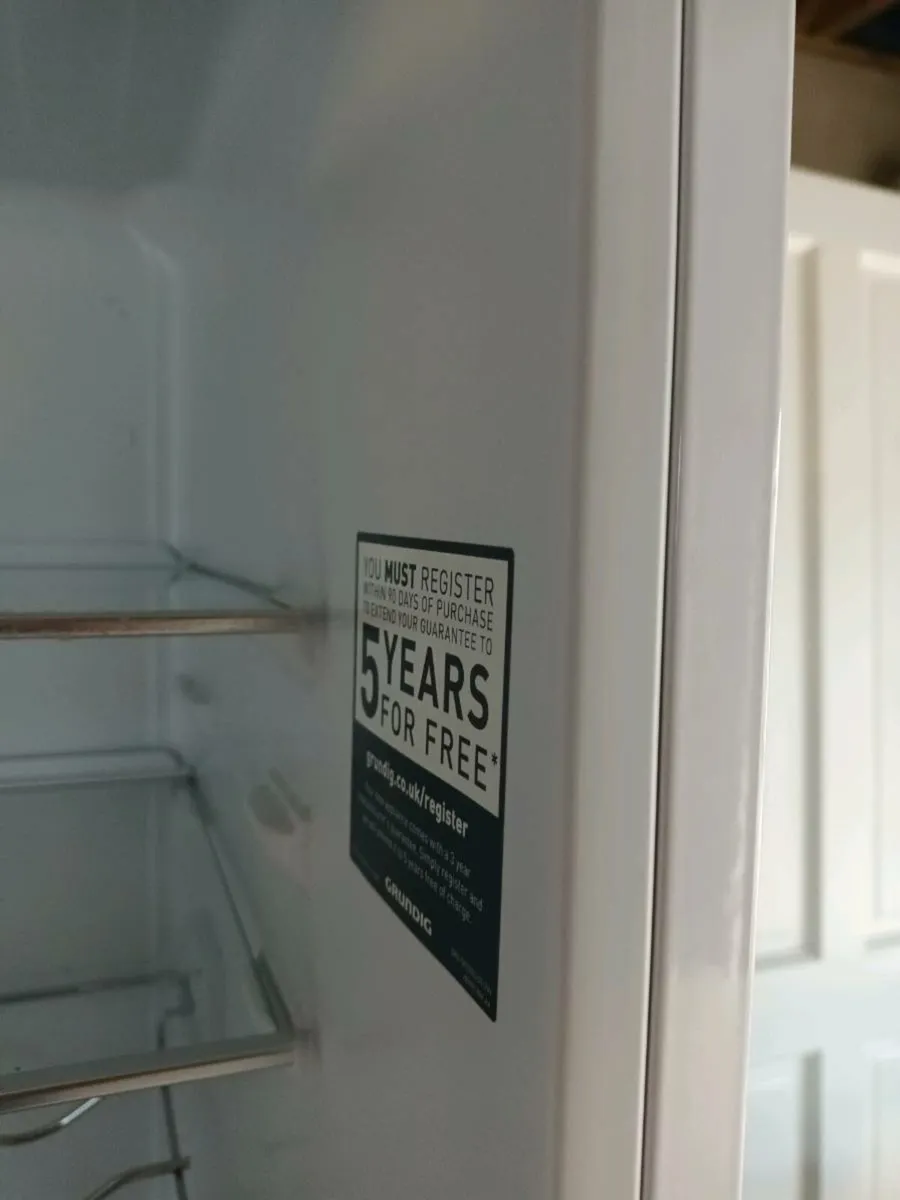 Integrated Fridge/Freezer - Image 2
