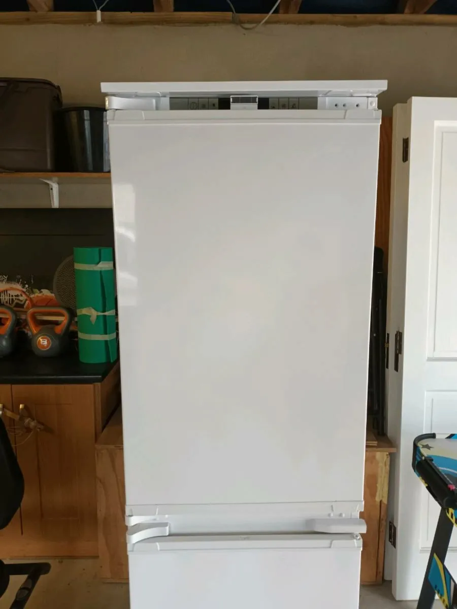 Integrated Fridge/Freezer - Image 4