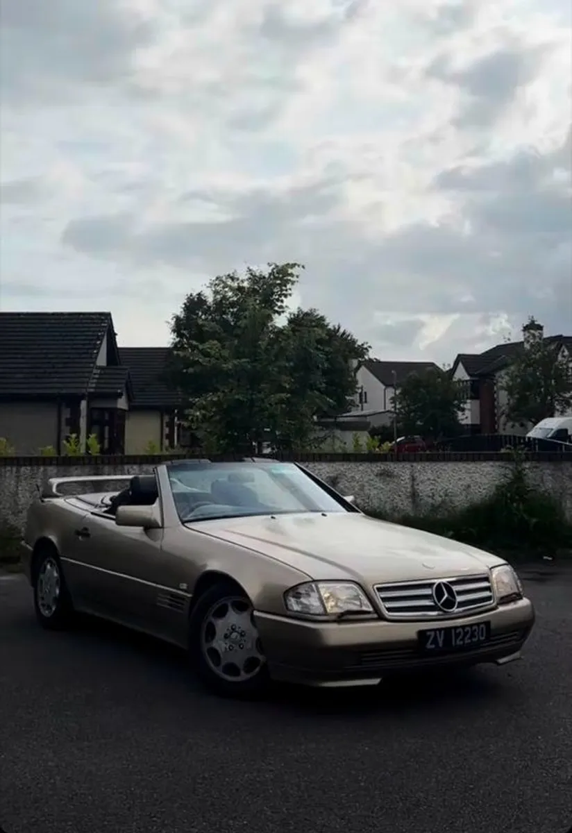 Mercedes SL300-24 convertible 1991 - Image 2