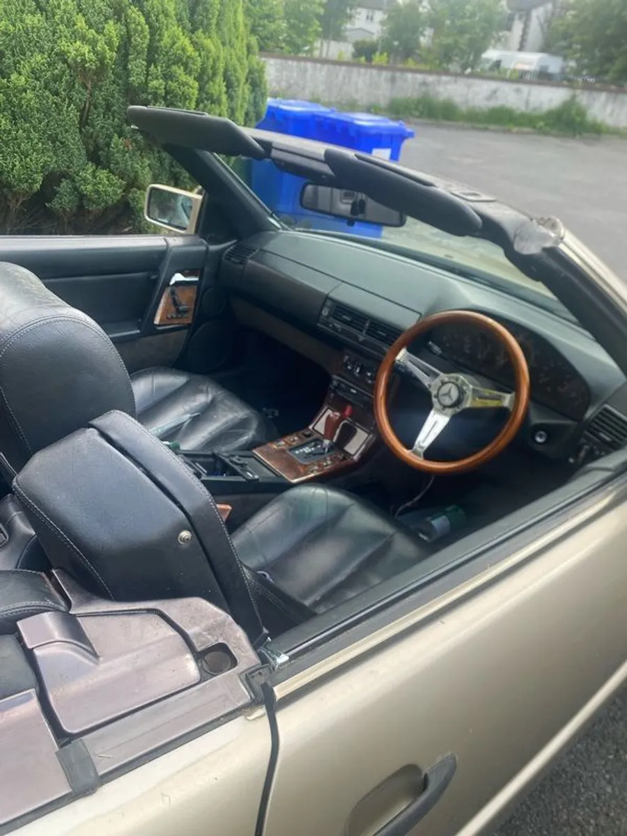 Mercedes SL300-24 convertible 1991 - Image 4