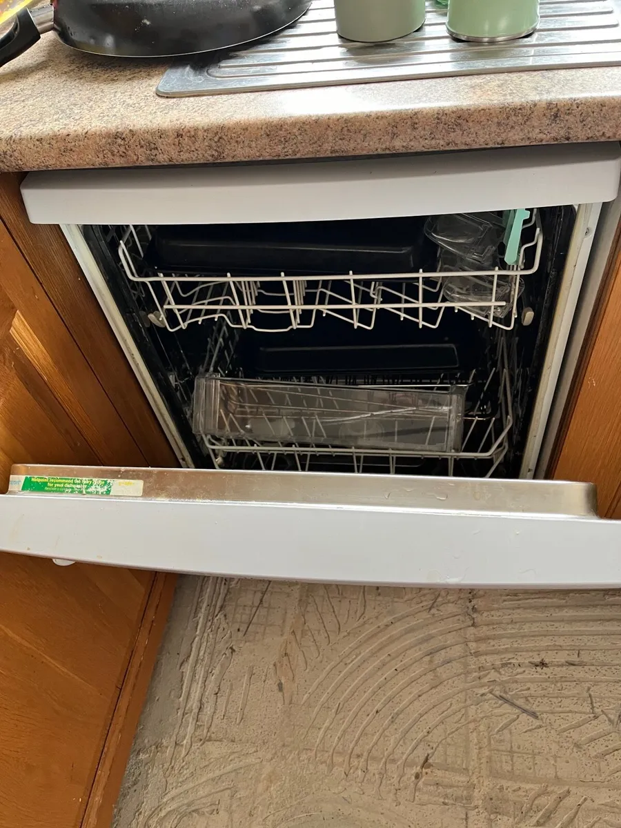 Dishwasher in good condition - Image 2