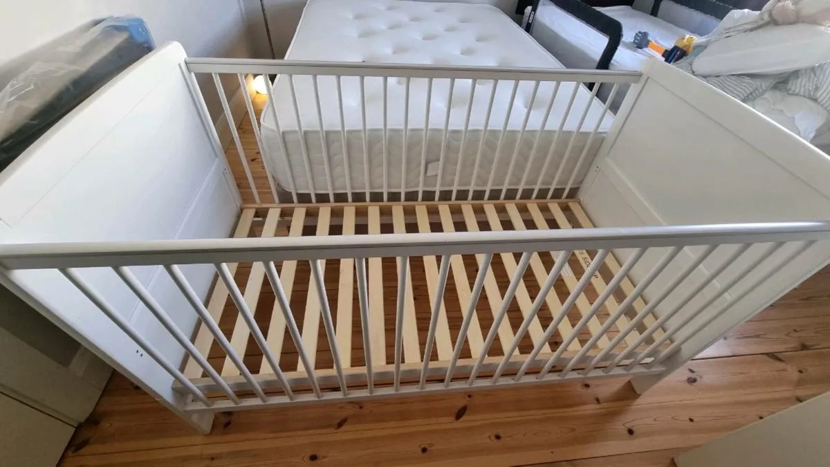 Baby Elegance Travis Cot Bed - Image 2