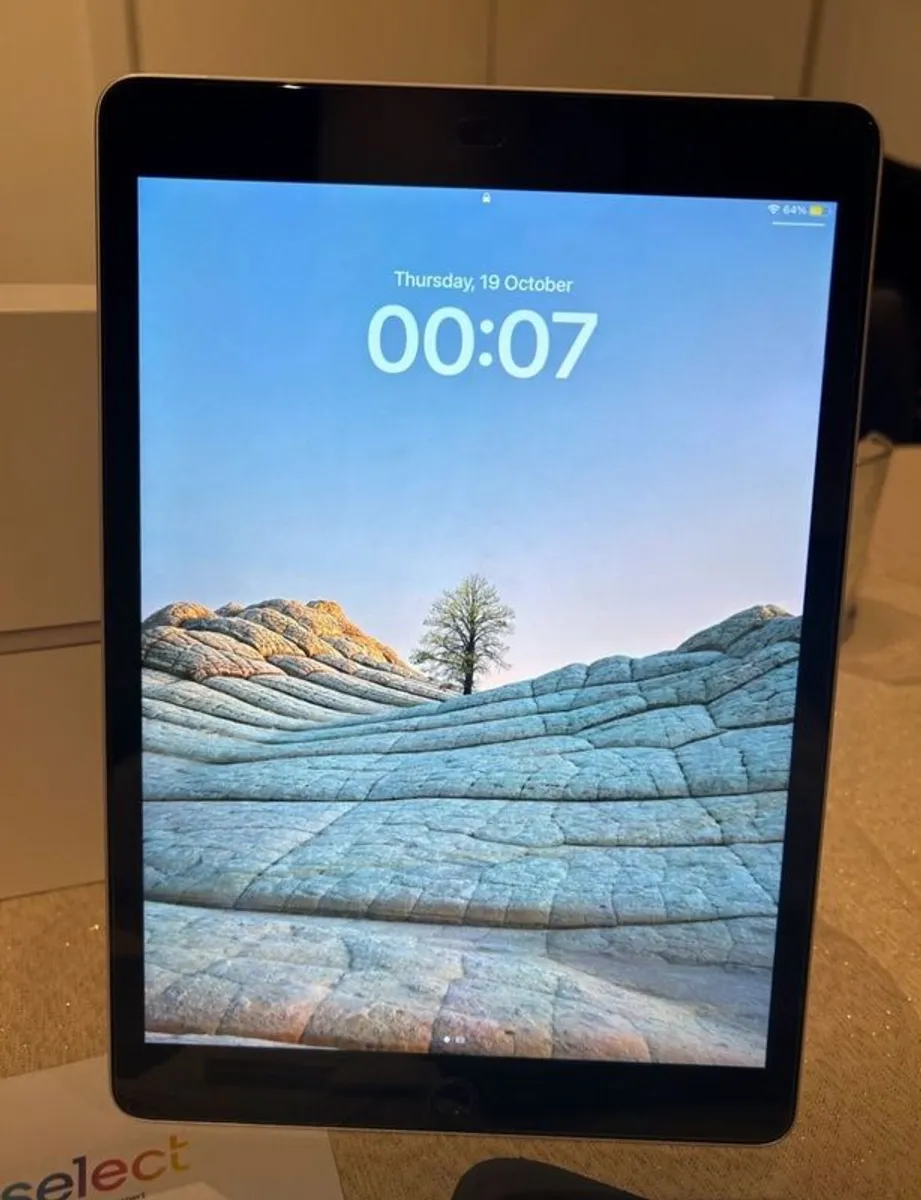Model: iPad 9th Generation - Image 1