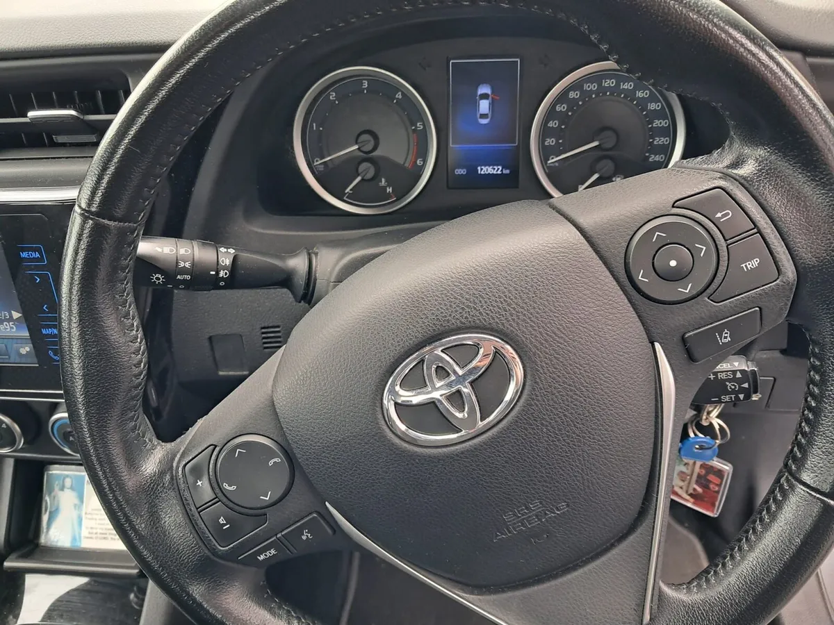 182 Toyota Corolla Saloon Luna - Image 4