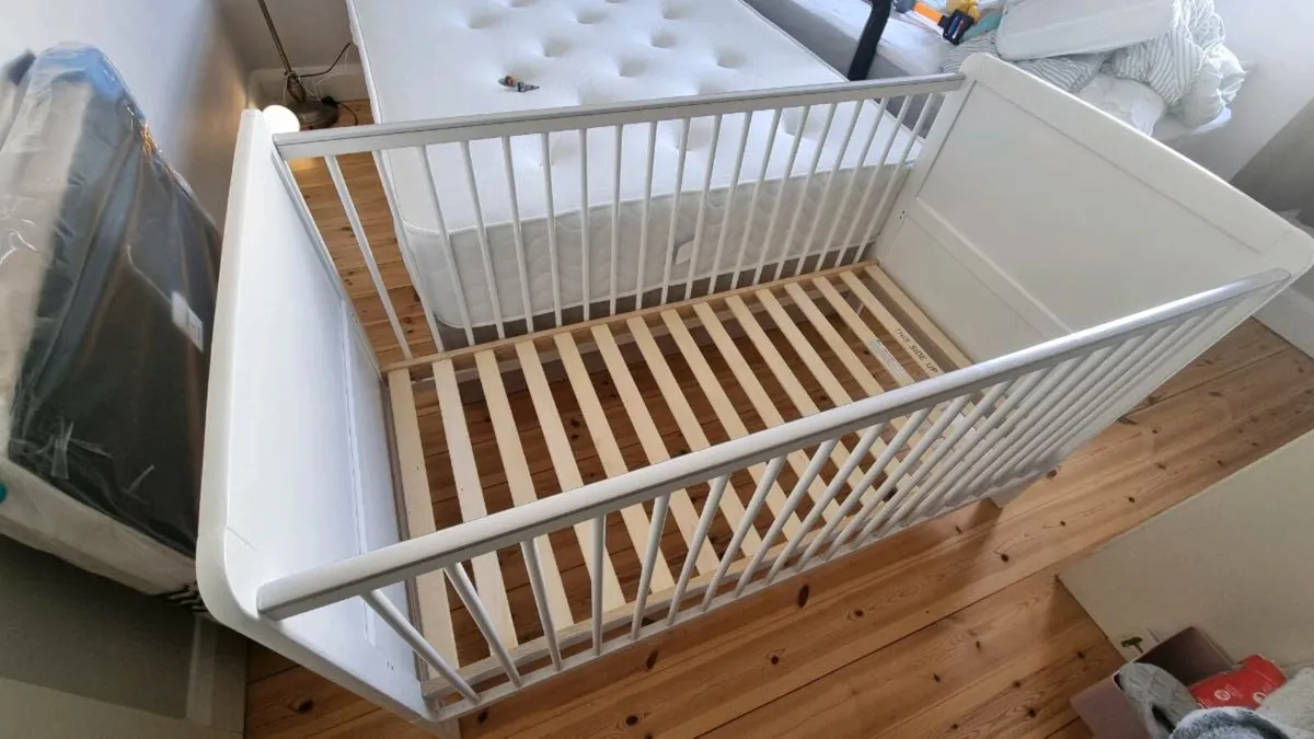 Baby Elegance Travis Cot Bed - Image 4