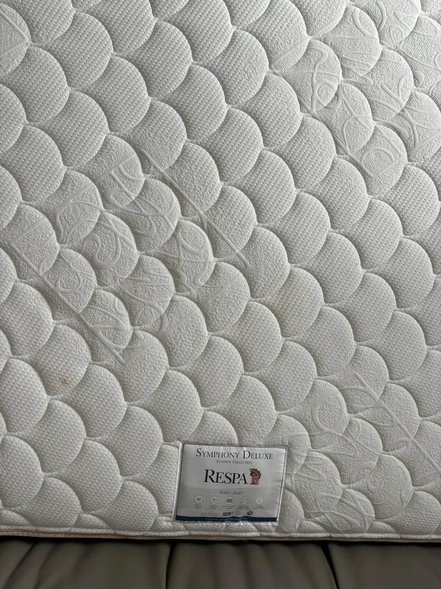 King size bed - Image 4
