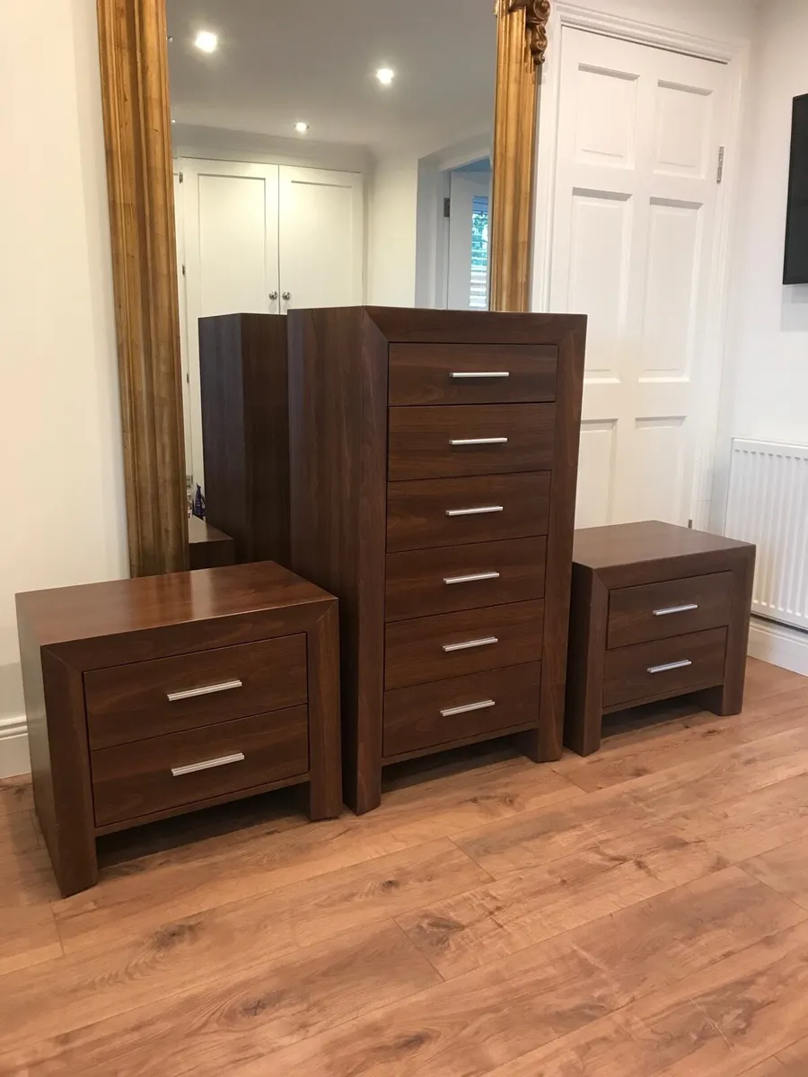 Stylish Bedroom Set - Image 1