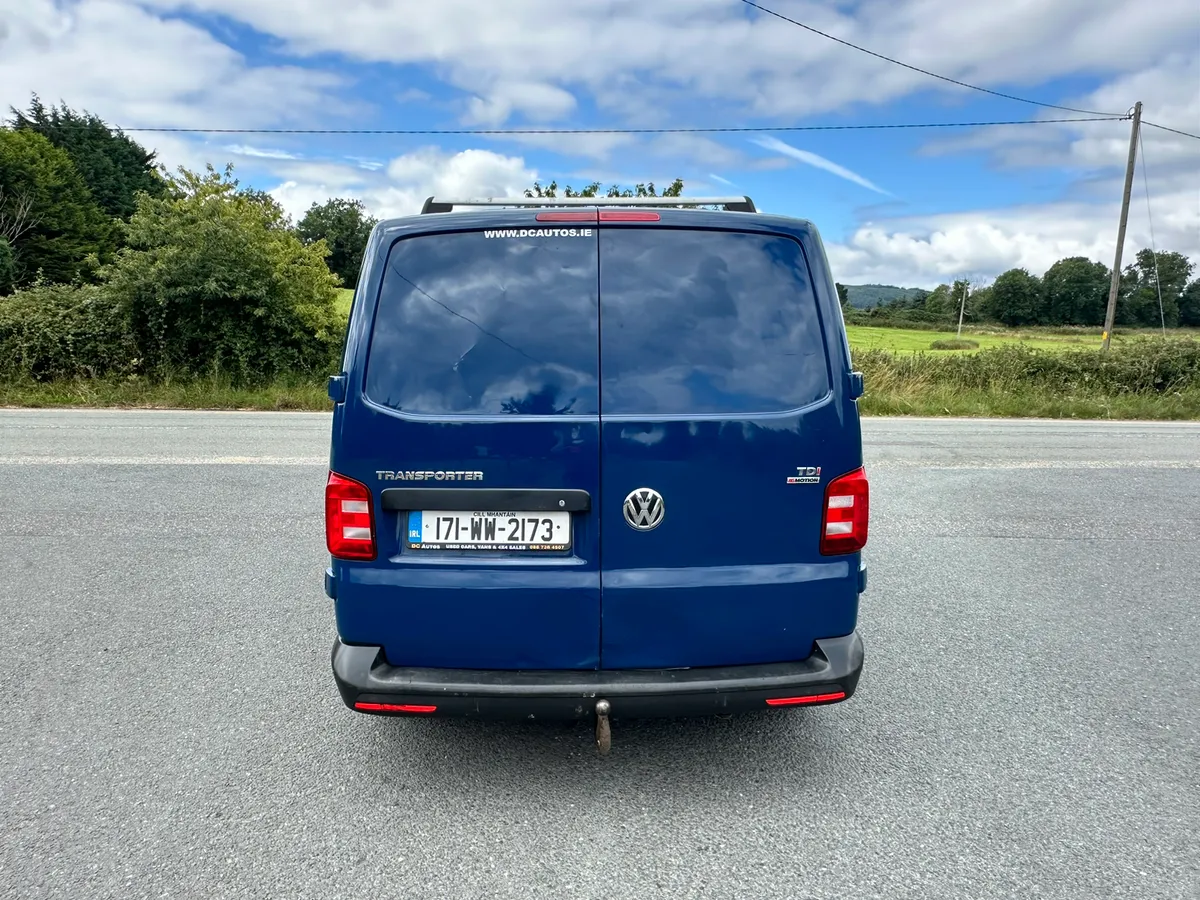 17 VOLKSWAGEN TRANSPORTER 4 MOTION - Image 2