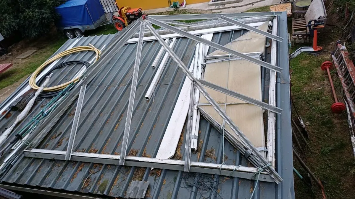Aluminum patio roof structure - Image 3