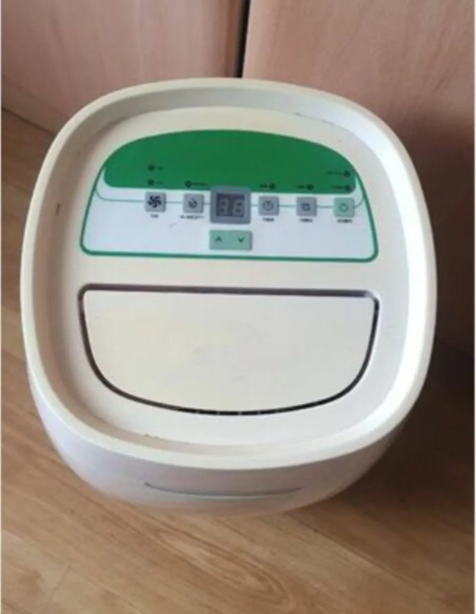 ElectriQ 16 litre Low Energy Dehumidifier - Image 1