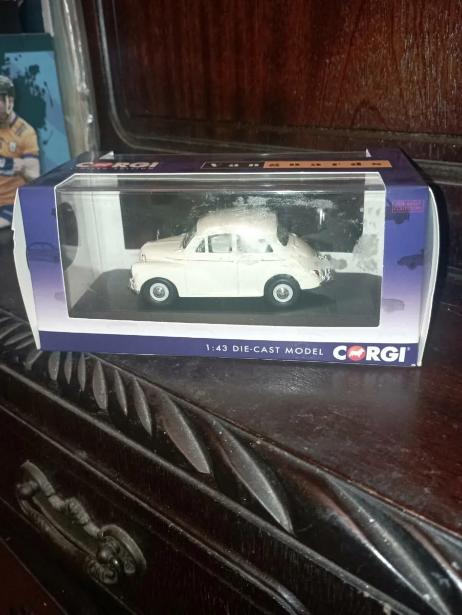 CORGI VANGUARD MORRIS MINOR DIE-CAST MODLE - Image 2