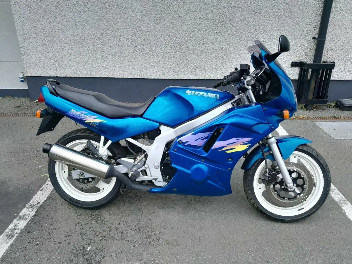 Suzuki Gs500e sport 1995 only 9500km MINT - Image 1