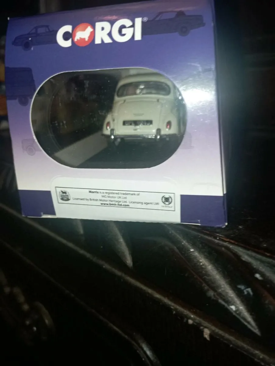 CORGI VANGUARD MORRIS MINOR DIE-CAST MODLE - Image 4