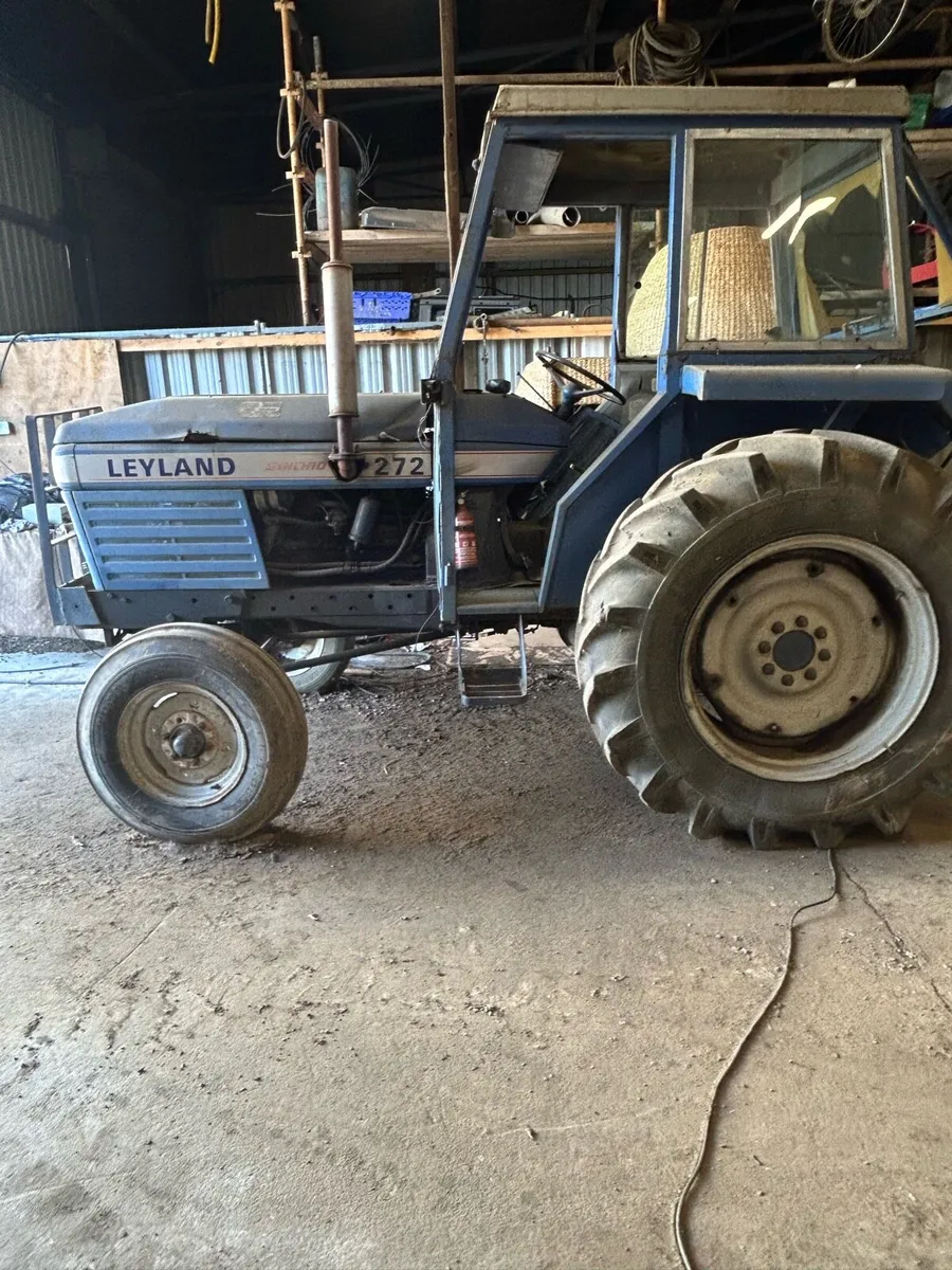 Farm tractor - Image 2