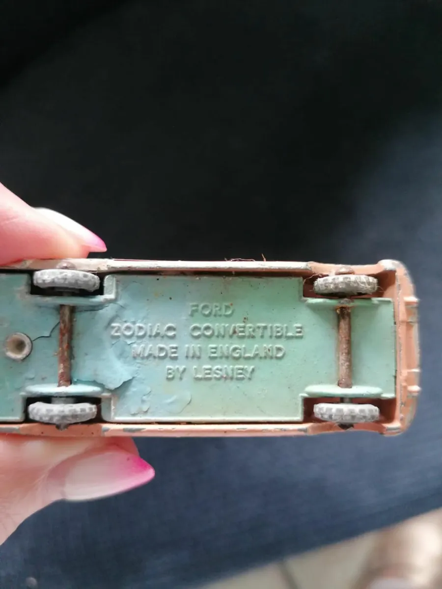 Vintage  Lesney No. 39A Ford Zodiac Convertable - Image 3