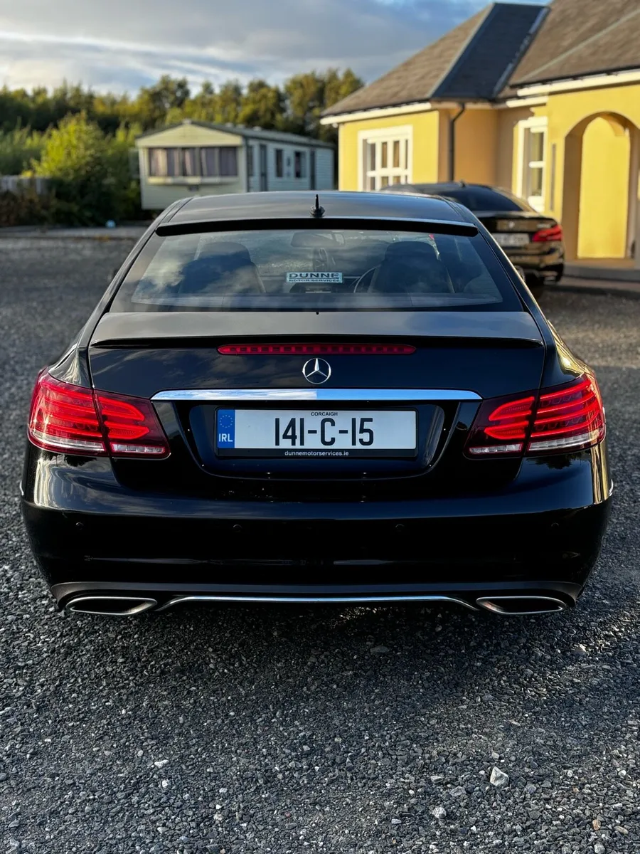 141 Mercedes E Class - Image 4