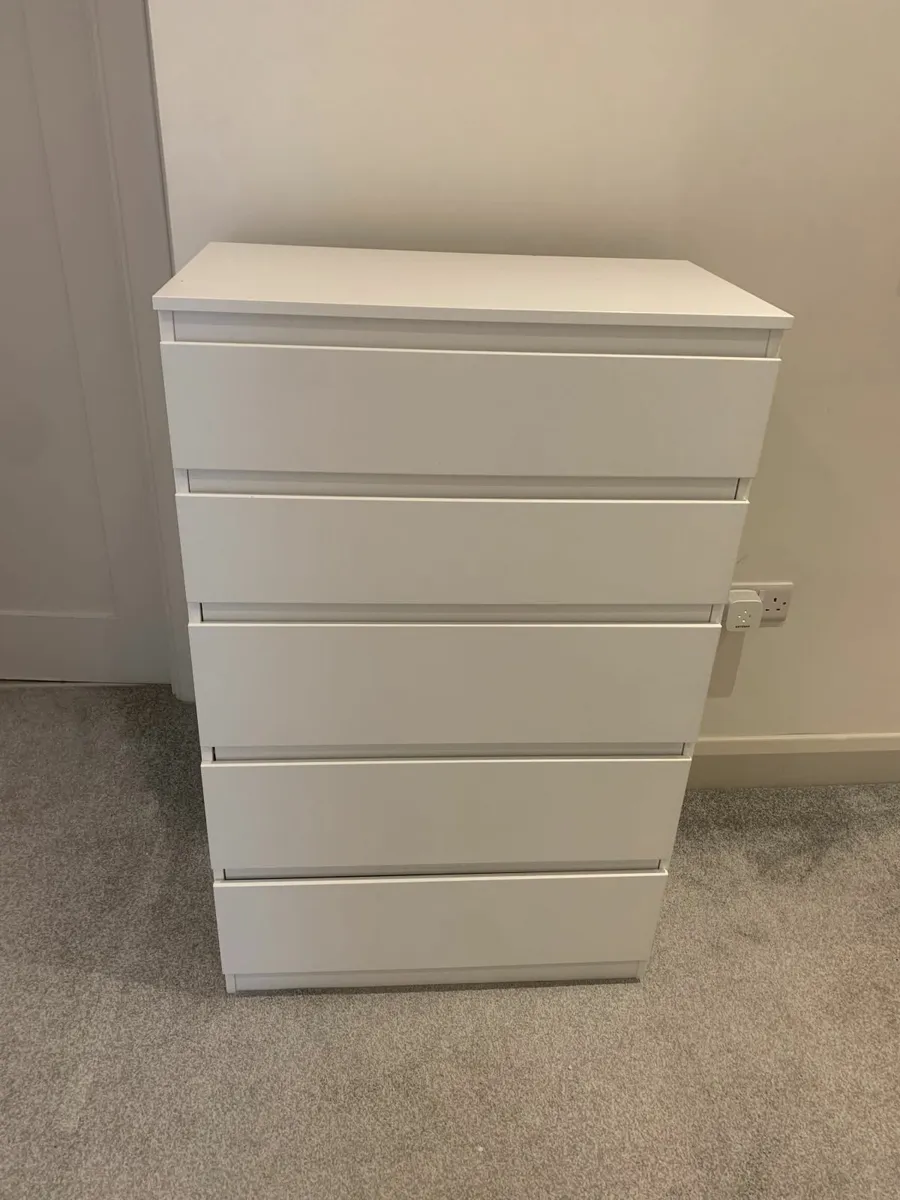 bedroom drawers and wardrobe - Image 2