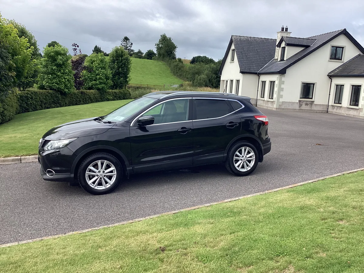 Nissan Qashqai 2017 Black - Image 3
