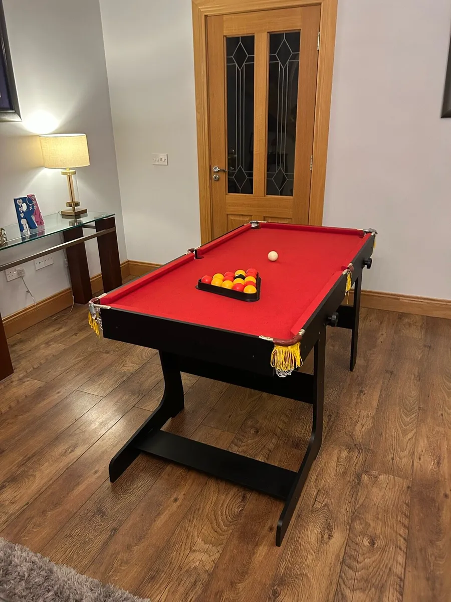 5 foot foldable Pool table - Image 1