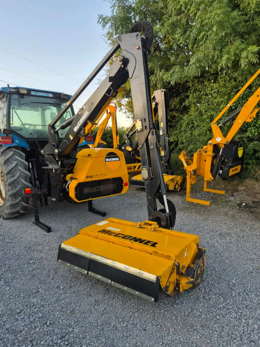 Mcconnel PA6570T Hedgecutter - Image 1