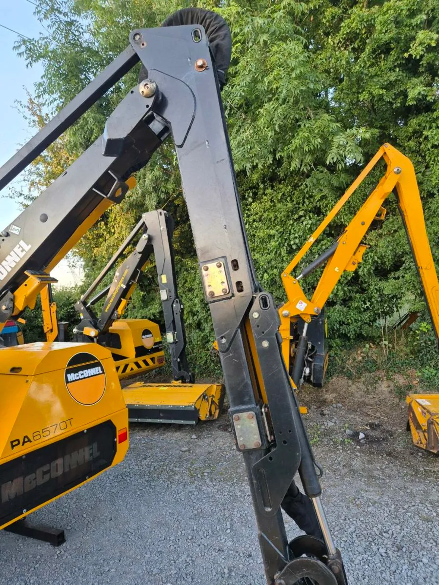 Mcconnel PA6570T Hedgecutter - Image 4