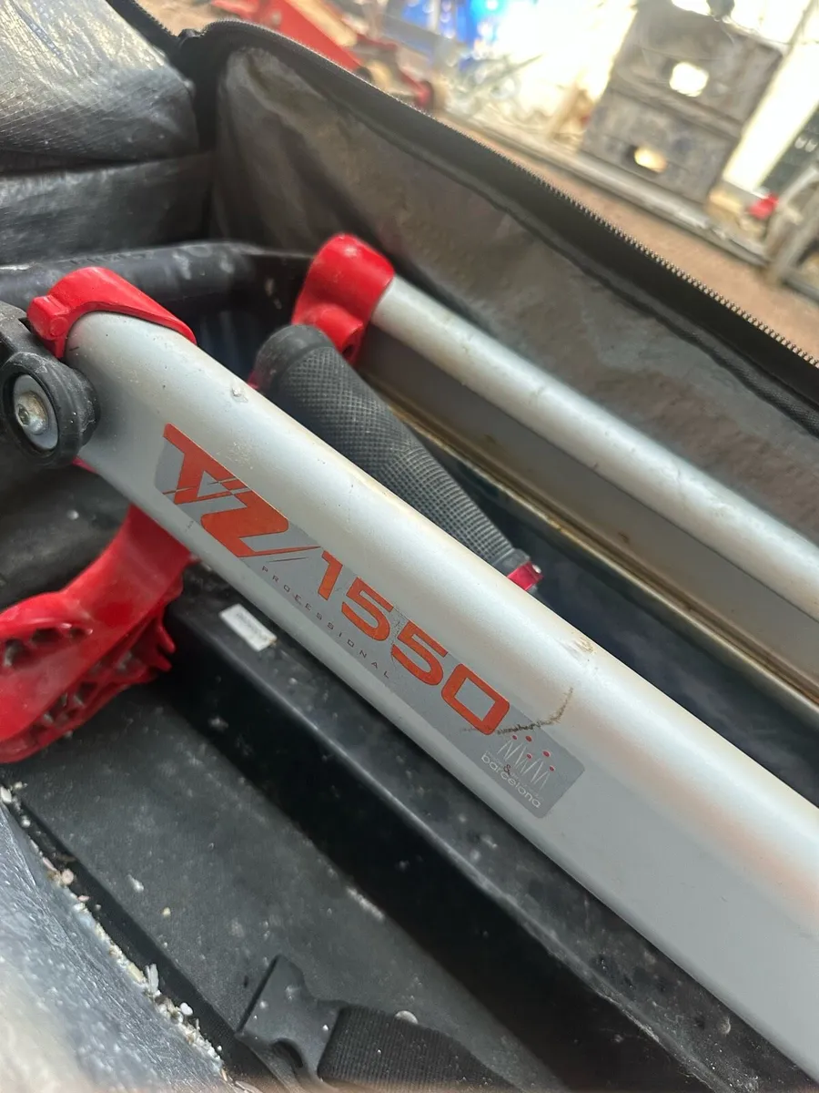 Tile cutter - Image 1