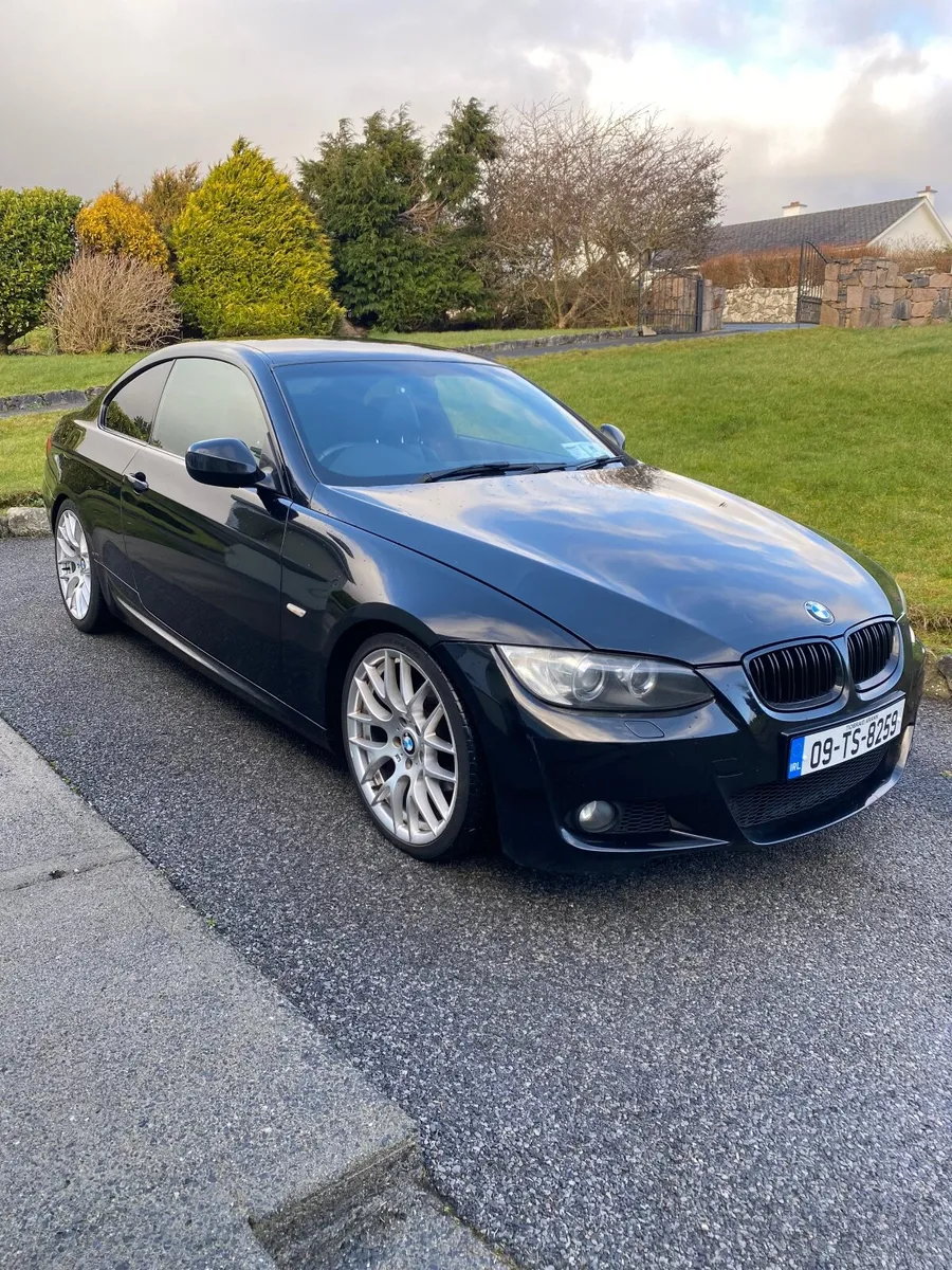 BMW 3-Series 2009 - Image 1