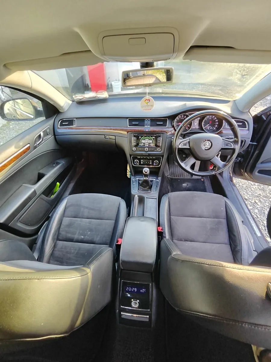 Skoda Superb 2014 - Image 3