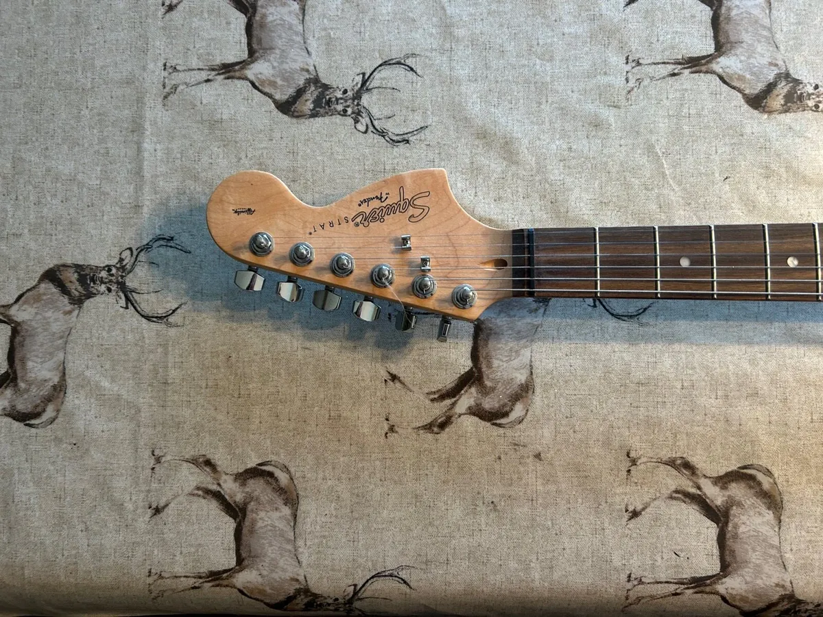 Squire Fender Electric Guitar (with whammy bar) - Image 3