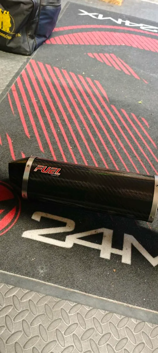 Tiger 1200 fuel carbon exhaust - Image 1