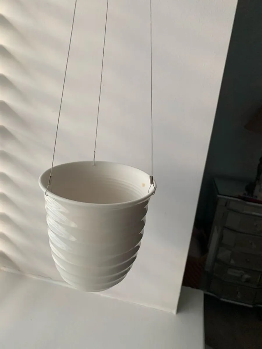 BRAND NEW The Coach House Dingle Hanging Planter - Gift Idea! - Image 2