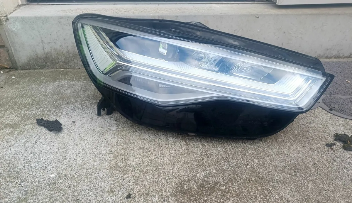 Audi A6 2018 RH head lamp - Image 1